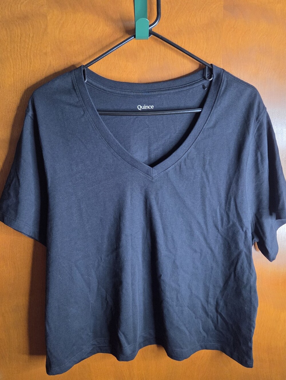 Quince 100% Organic Cotton Boxy V-neck Tee Black Size XL NWOT Minimal, classic